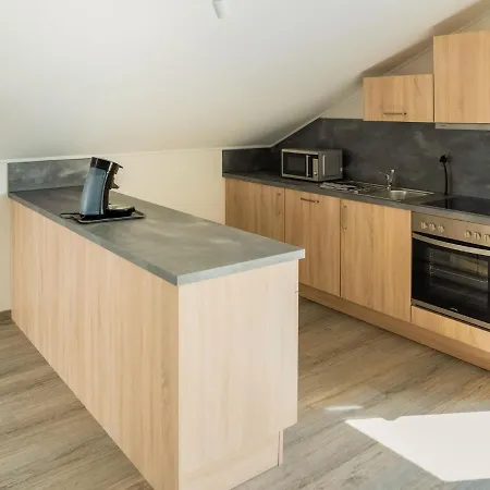 Simplistic Holiday In With Balcony Apartment *